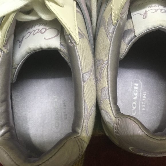 Authentic Coach Nova Signature Lace Up Fashion Sneakers - Picture 2 of 8